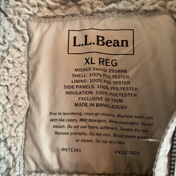 L.L Bean Size XL Women’s Jacket Coat Puffer Silver Outdoor Winter Regular - Picture 2 of 4